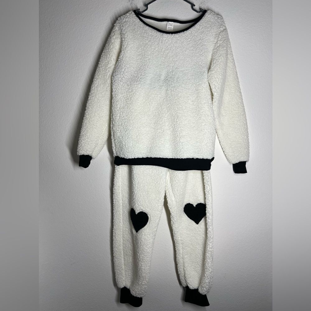 Sherpa Women’s Set Jogger Pants (L) And Sweatshirt (M) White Black With Hearts